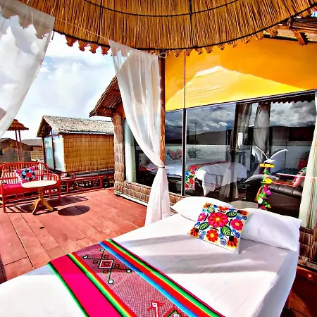 Uros Qhantany Lodge Puno Exterior photo