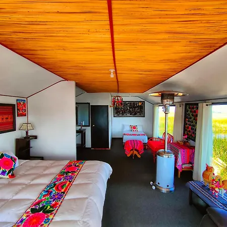 Uros Qhantany Lodge Puno Exterior photo