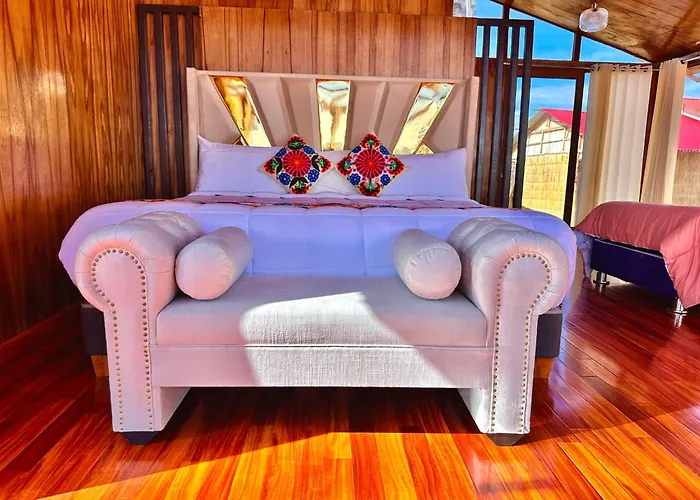 Uros Qhantany Lodge