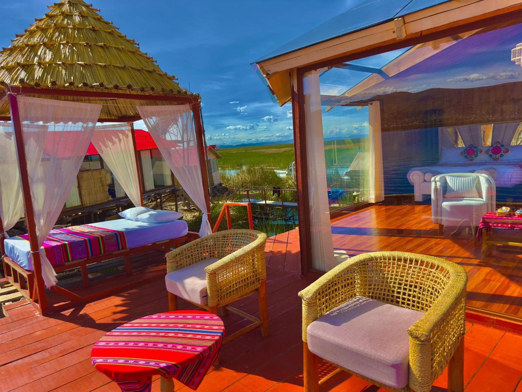 Uros Qhantany Lodge *