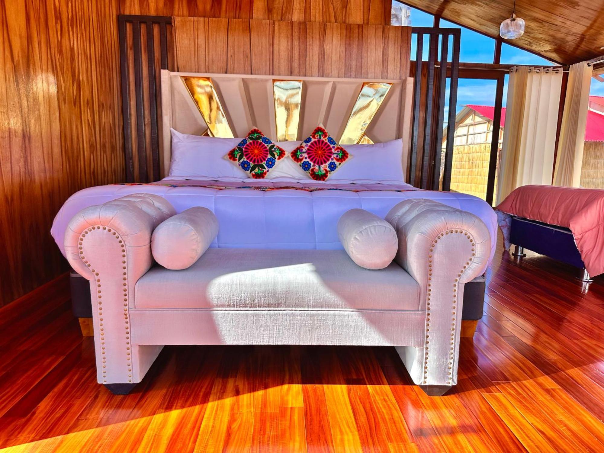 Uros Qhantany Lodge Puno